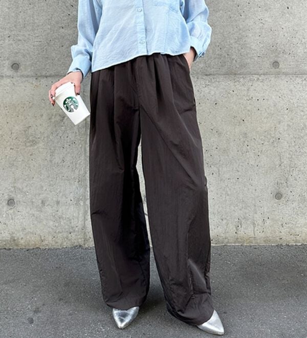 GeeRA（ジーラ）の「さらとろ素材が嬉しい！ダブルタックワイドパンツ（フルレングスパンツ）」｜詳細画像