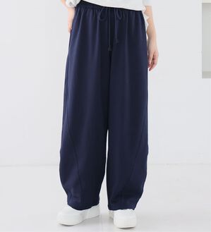 A HAPPY MARILYN（アハッピーマリリン）の「【Ｌ～６Ｌ】夏だから！薄スウェット生地で作ったカーブパンツ（ワイドパンツ・ガウチョ）」｜ネイビー
