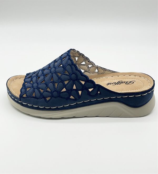 BELLUNA（ベルーナ）の「幅広フラワーレースミュール（サンダル・ミュール）」｜詳細画像