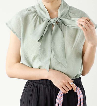 GeeRA（ジーラ）の「前後２ＷＡＹフレンチ袖ボウタイブラウス（ブラウス）」