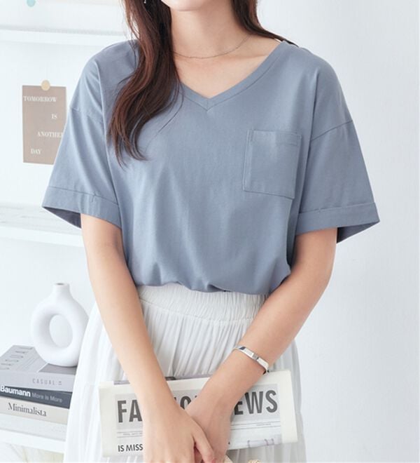 Viola e Viola（ヴィオラ エ ヴィオラ）の「綿１００％ポケット付ゆるＴシャツ（Tシャツ）」｜ブルー
