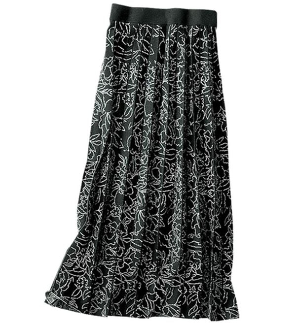 BELLUNA（ベルーナ）の「花柄ジャカードフレアーニットスカート（ロングスカート）」｜黒系