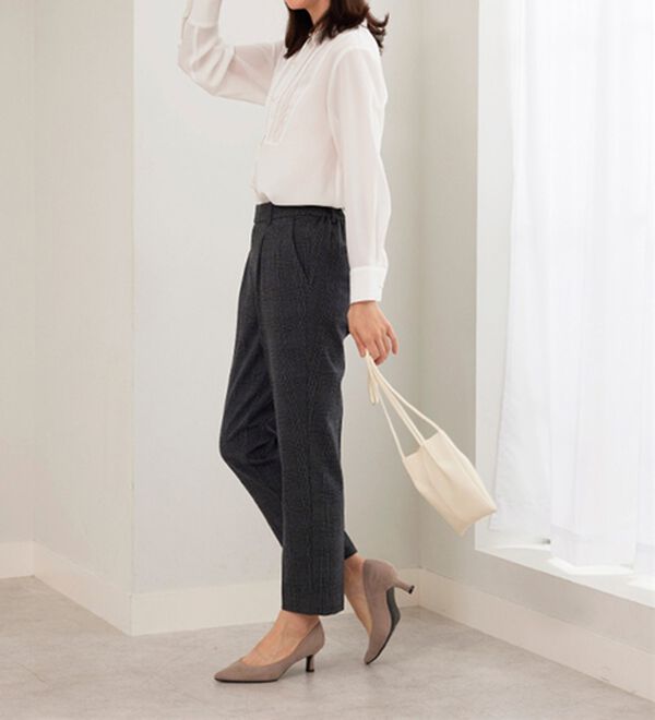 BELLUNA（ベルーナ）の「サマ見え(スーパーウォーム)ウール調素材美脚テーパードパンツ（テーパードパンツ）」｜詳細画像