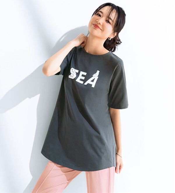 BELLUNA（ベルーナ）の「＜ＳＥＡ　ＢＲＥＥＺＥ＞ひんやり冷感！プリントチュニック（チュニック）」｜チャコール