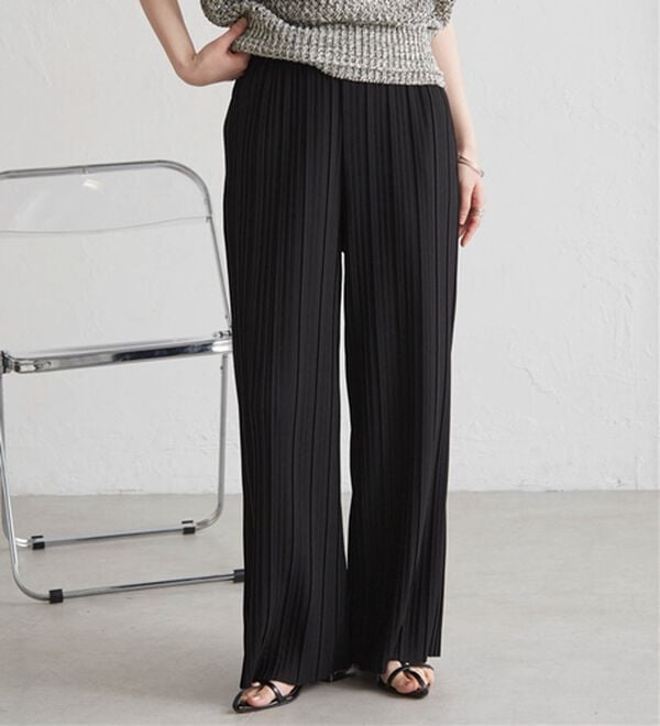 RANAN（ラナン）の「セミワイドプリーツイージーパンツ（フルレングスパンツ）」｜ブラック