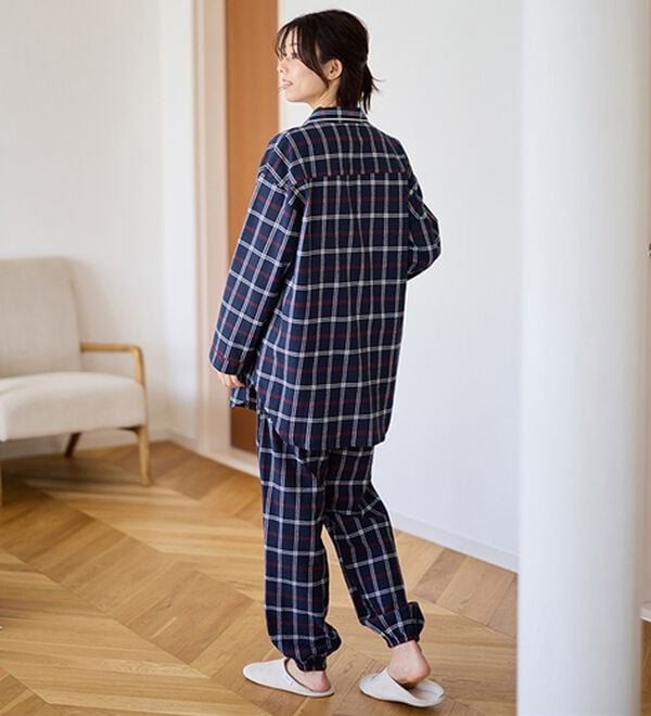 LAVIENNE（ラヴィエンヌ）の「綿１００％ふんわり柔か微起毛パジャマ（パジャマ・ルームウェア）」｜詳細画像