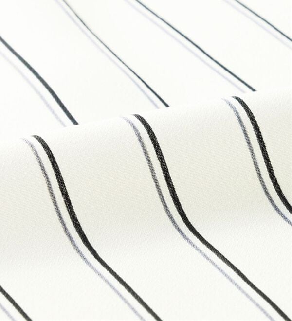 BELLUNA（ベルーナ）の「ひんやり機能付！袖タックキーネックブラウス（ブラウス）」｜詳細画像