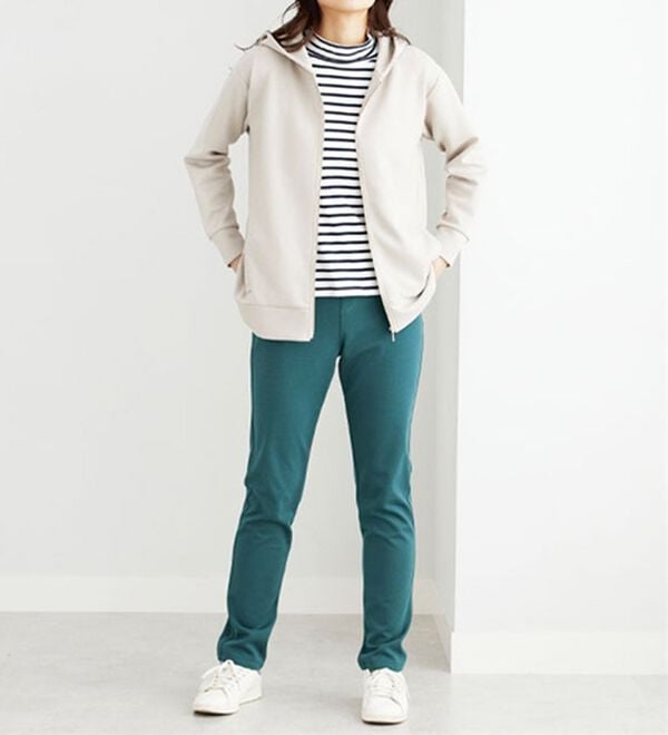 BELLUNA（ベルーナ）の「防風&times;ストレッチ素材ストレートパンツ（フルレングスパンツ）」｜詳細画像