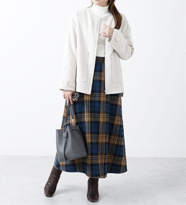 BELLUNA（ベルーナ）の「ポケット使いショートブルゾンジャケット（ハーフコート）」｜詳細画像