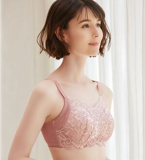 LAVIENNE（ラヴィエンヌ）の「グラマーさんの楽してキレイに包み込むブラ（ブラジャー）」｜詳細画像