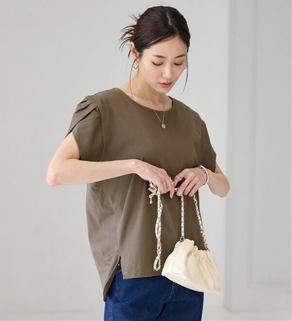 BELLUNA（ベルーナ）の「華奢見せ！後ろ美人デザインプルオーバー（カットソー）」｜詳細画像