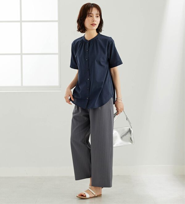 BELLUNA（ベルーナ）の「ギャザー使いバンドカラーブラウス（ブラウス）」｜詳細画像