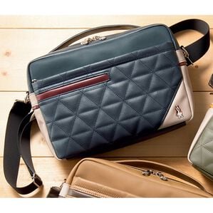 「＜ハッシュパピー＞大人に似合うキルティングショルダー（メンズショルダーバッグ）」｜ネイビー