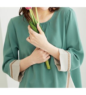 BELLUNA（ベルーナ）の「【Ｌａｇｒｉｌｕａ】ギャザー使い配色デザインブラウス（ブラウス）」｜詳細画像