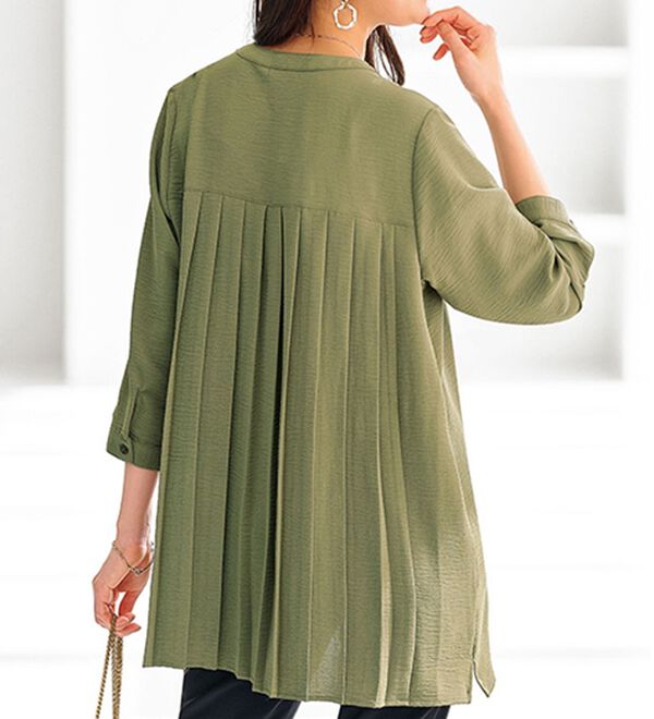 BELLUNA（ベルーナ）の「【新色追加】機能付！バックプリーツチュニック（チュニック）」｜オリーブ