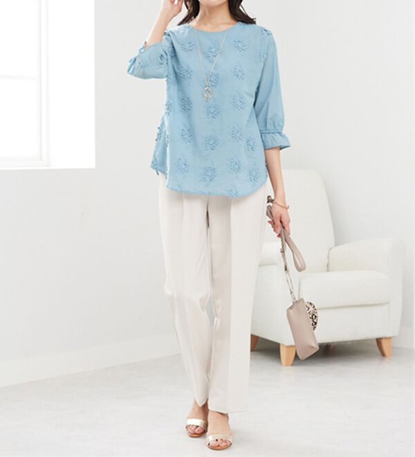 BELLUNA（ベルーナ）の「【店舗・ネット限定】モチーフレース使い袖ギャザーブラウス（ブラウス）」｜詳細画像