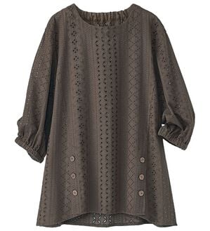 BELLUNA（ベルーナ）の「ボタンデザインオーバーレースブラウス（ブラウス）」｜ブラウン