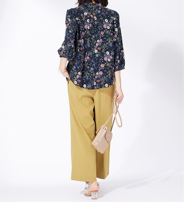 BELLUNA（ベルーナ）の「レーヨン素材ギャザー使いプリントブラウス（ブラウス）」｜詳細画像