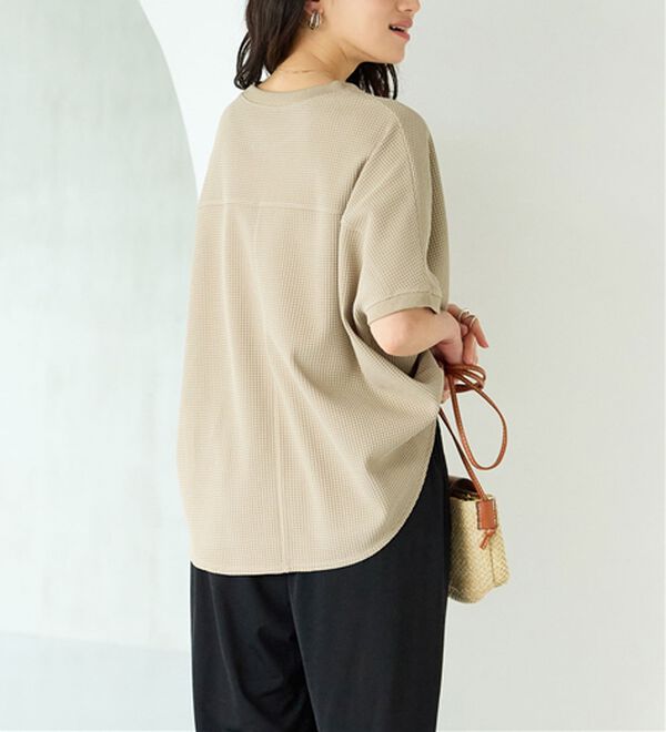 BELLUNA（ベルーナ）の「【快適Ｌａｂ．】ドライワッフル素材ドルマンプルオーバー（カットソー）」｜詳細画像