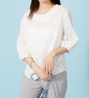 BELLUNA（ベルーナ）の「モチーフレース使いふんわり袖ブラウス（ブラウス）」｜オフ白