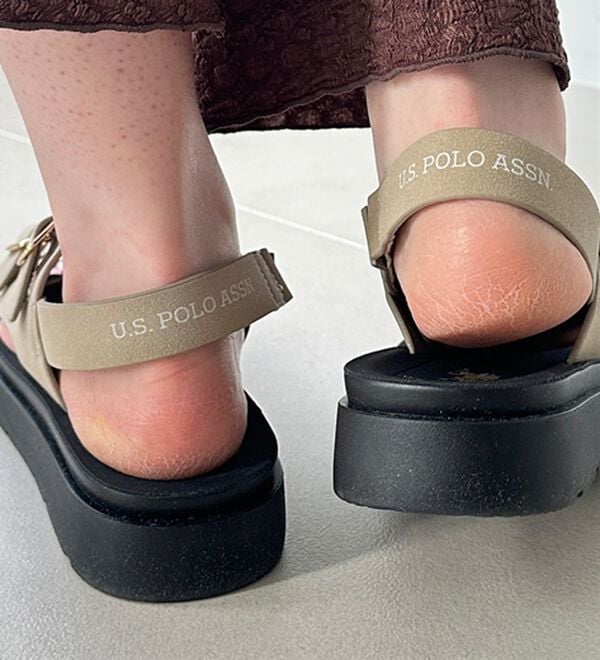 GeeRA（ジーラ）の「【ＵＳ．ＰＯＬＯ．ＡＳＳＮ】バックルデザインサンダル（サンダル・ミュール）」｜詳細画像