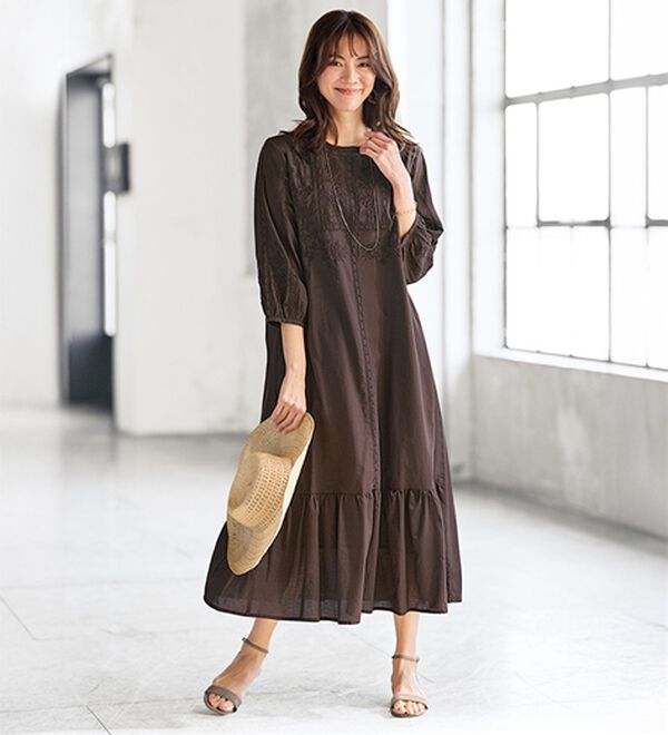 BELLUNA（ベルーナ）の「インド綿胸元デザインワンピース（その他ワンピース）」｜ブラウン