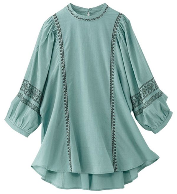 BELLUNA（ベルーナ）の「綿１００％インド刺しゅうハイネックブラウス（ブラウス）」｜セージ