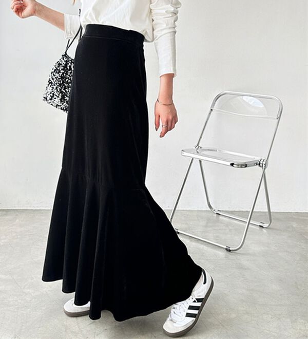 【最終値下げ】hyeon ヘヨン　スワンフレアスカート　ブラック 最終値下げHYEONヘヨン♡swan skirtフレアスカート 2025年最新】ヘヨン