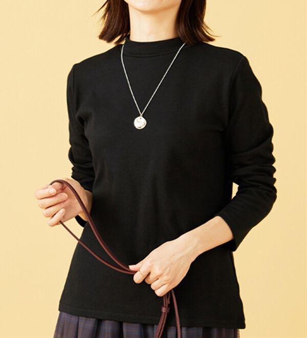 BELLUNA（ベルーナ）の「肌に優しい吸湿発熱ふんわりプルオーバー（カットソー）」｜黒