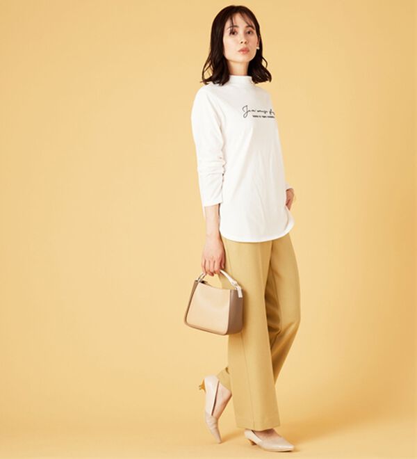 BELLUNA（ベルーナ）の「刺しゅうロゴ使いハイネックプルオーバー（カットソー）」｜詳細画像