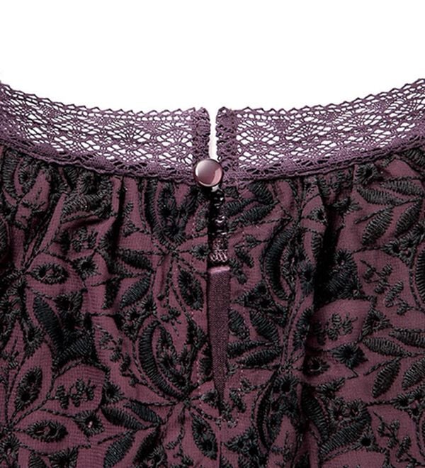 VINNO（ヴィノ）の「ハイネック刺しゅうレースブラウス（ブラウス）」｜詳細画像