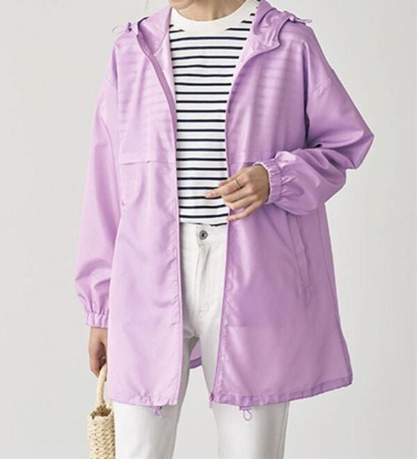 BELLUNA（ベルーナ）の「はっ水加工軽量パーカー（ポーチ付）（パーカー）」｜詳細画像