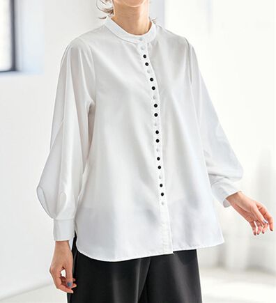 BELLUNA（ベルーナ）の「大人のシンプル服多ボタン袖ボリュームブラウス（ブラウス）」