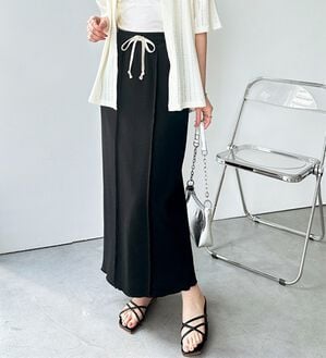 GeeRA（ジーラ）の「すっきり見え！フロントラインスウェットナロースカート（ロングスカート）」｜ブラック