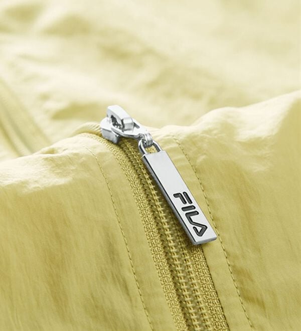 BELLUNA（ベルーナ）の「＜ＦＩＬＡ＞日差しガード付はっ水軽量ブルゾン（ブルゾン）」｜詳細画像