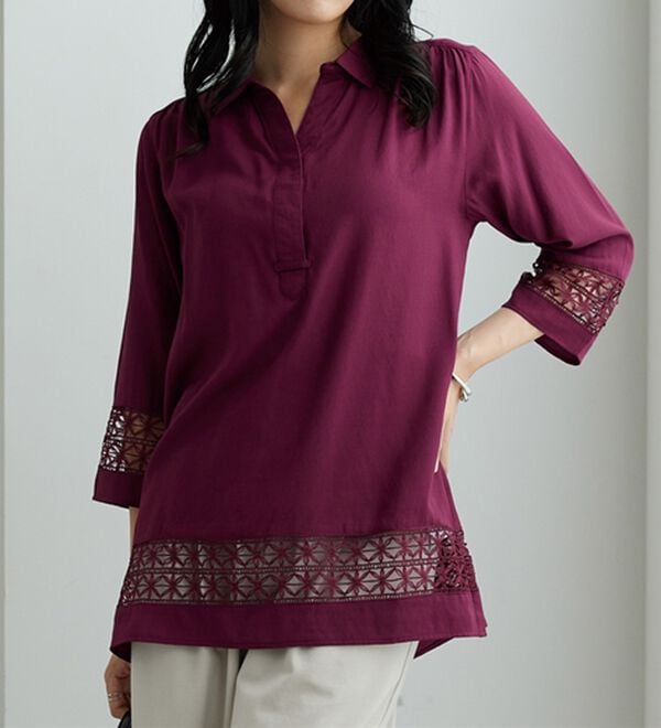 BELLUNA（ベルーナ）の「袖＆裾レース切替シャツチュニック（チュニック）」｜ラズベリー