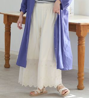 A HAPPY MARILYN（アハッピーマリリン）の「【３丈から選べる】脱！股ずれ宣言！裾レースぺチパンツ（肌着・インナーウェア）」｜小花柄／アイボリー