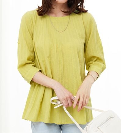 BELLUNA（ベルーナ）の「【店舗・ネット限定】シャドーストライプ素材タック使いブラウス（ブラウス）」