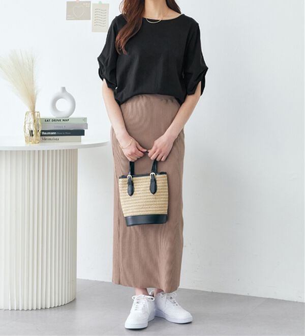 Viola e Viola（ヴィオラ エ ヴィオラ）の「綿１００％袖タックＴシャツ（Tシャツ）」｜詳細画像