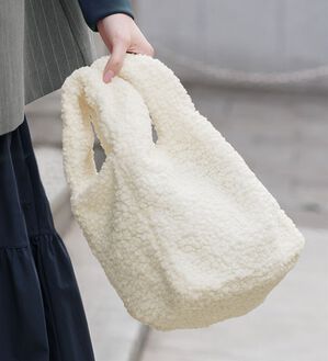 RANAN（ラナン）の「もこもこファーミニトートバッグ（ハンドバッグ）」｜詳細画像