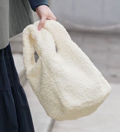 RANAN（ラナン）の「もこもこファーミニトートバッグ（ハンドバッグ）」