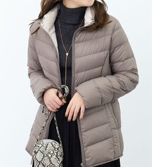 BELLUNA（ベルーナ）の「フレンチダウン使いスタンド衿ジャケット（ダウンコート・ジャケット・ベスト）」｜モカ