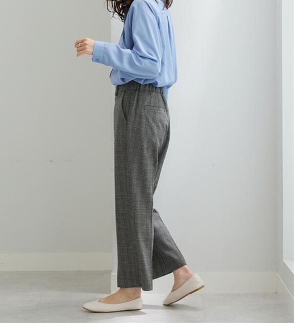 BELLUNA（ベルーナ）の「サマ見え（SW）ウール調素材ストレートパンツ（フルレングスパンツ）」｜詳細画像