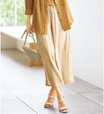 BELLUNA（ベルーナ）の「上品サテン素材ワイドパンツ（ワイドパンツ・ガウチョ）」