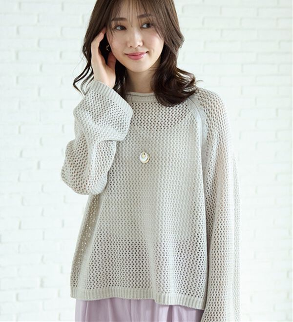 BELLUNA（ベルーナ）の「スパンコール付透かし編みニットプルオーバー（ニット・セーター）」｜ライトグレー