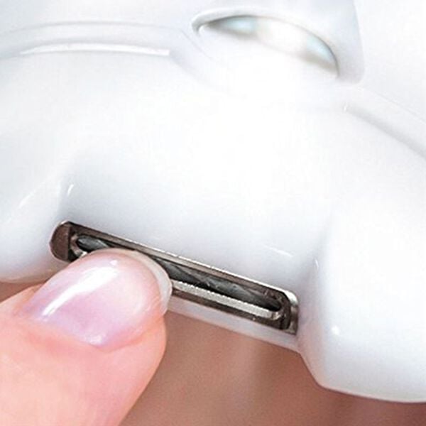 「ＬＥＤ電動爪切り＆電動角質削りセット（その他美容・健康機器）」｜詳細画像