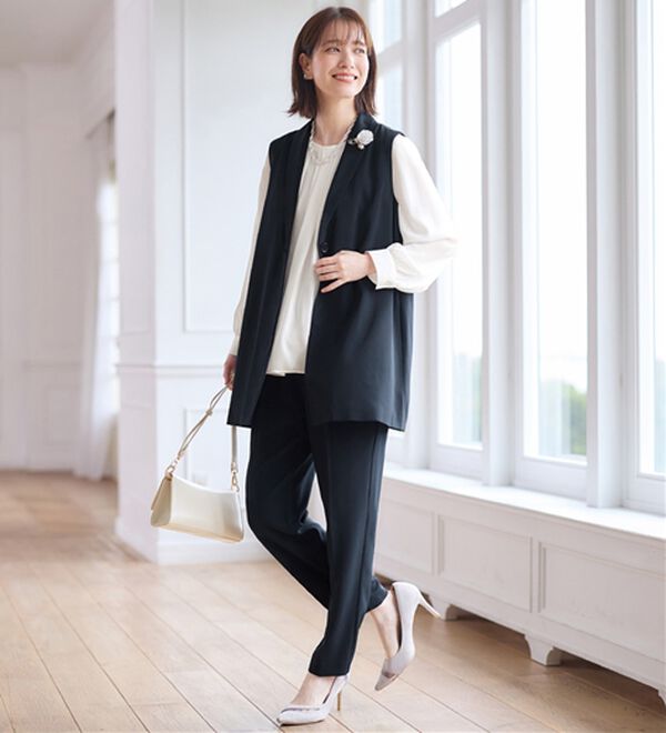 Viola e Viola（ヴィオラ エ ヴィオラ）の「【５つの機能付】３点セットジレパンツスーツ（パンツスーツ）」｜詳細画像