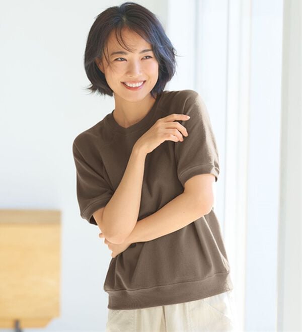 BELLUNA（ベルーナ）の「≪ＨｕｇＲｅａｍコットン≫裏毛半袖プルオーバー（カットソー）」｜ブラウン
