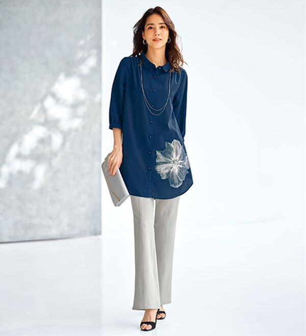 BELLUNA（ベルーナ）の「一輪の華咲くシャツチュニック（チュニック）」｜詳細画像