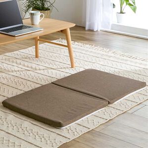iellio（イエリオ）の「カバーが洗える高反発ウレタン仕様ソファパッド＜クッション・長座布団・ごろ寝マット・滑りにくい加工＞（ソファパッド）」｜ブラウン